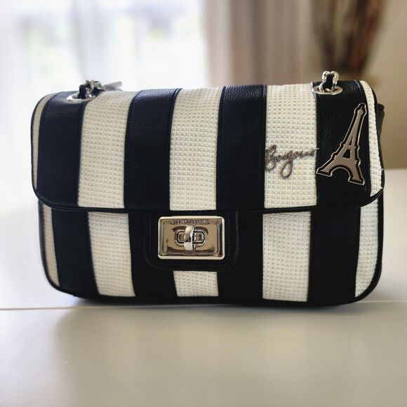 NEW! Karl Lagerfeld Paris Agyness Medium Shoulder Bag - Picture 2 of 14